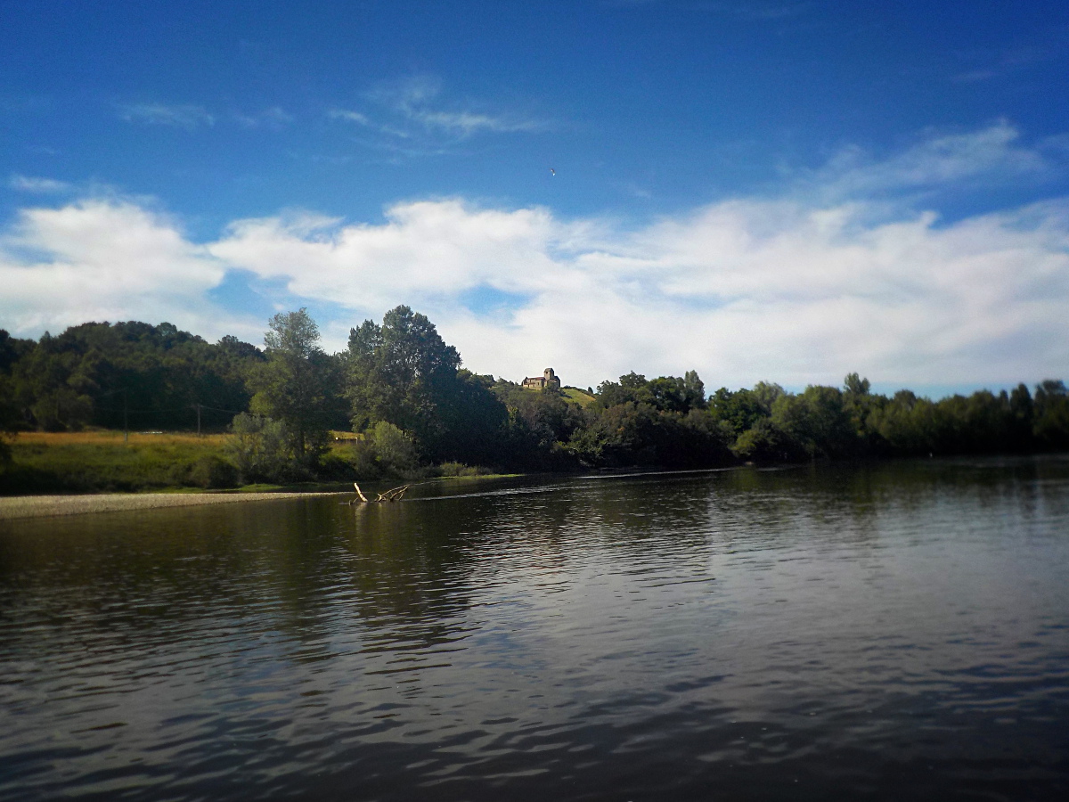 Pêche en canoë sur l'Allier Pêche en canoë sur l'Allier