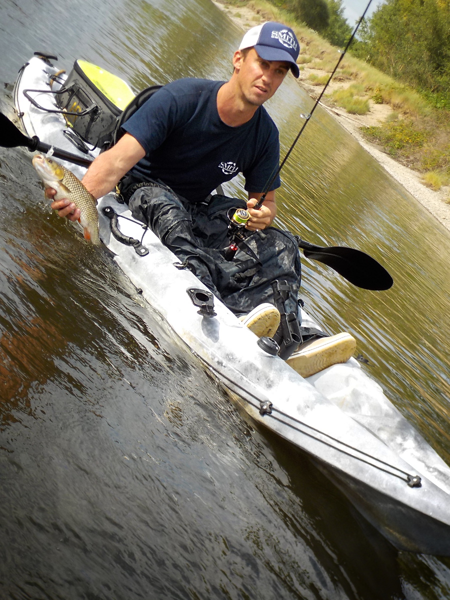 Stages de pêche floattube kayak canoë Manu Bizel moniteur guide de pêche