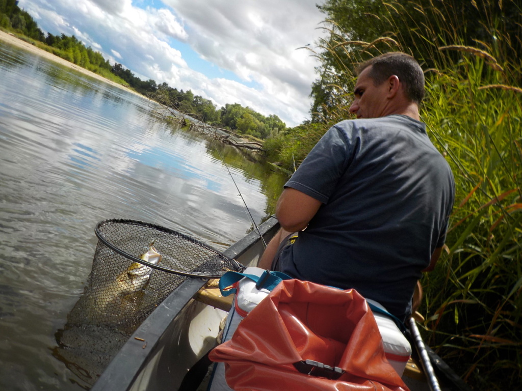 Stage de pêche en Auvergne en canoë