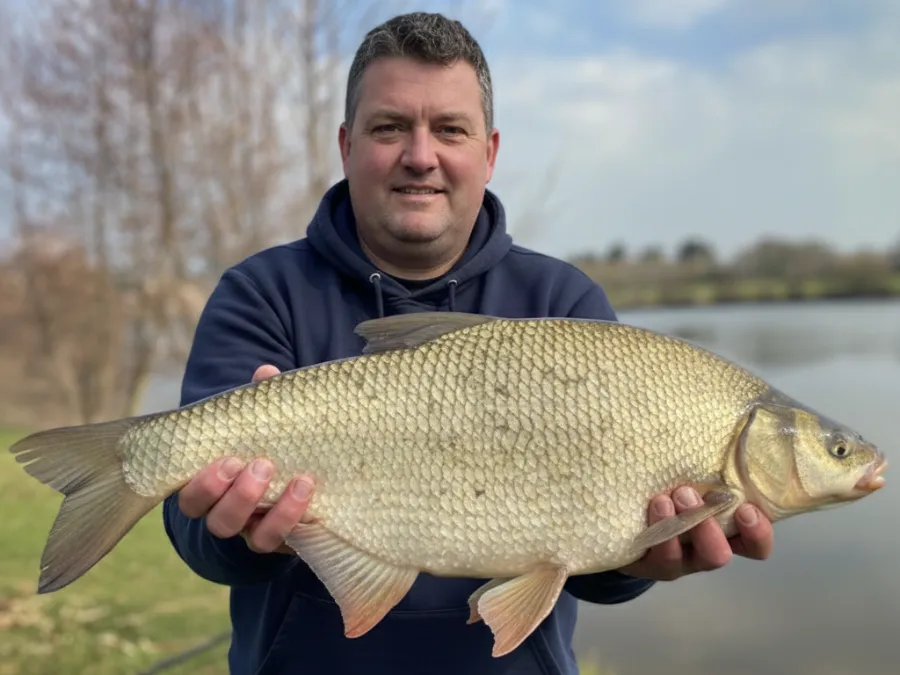 Pêche de la brème à l'anglaise