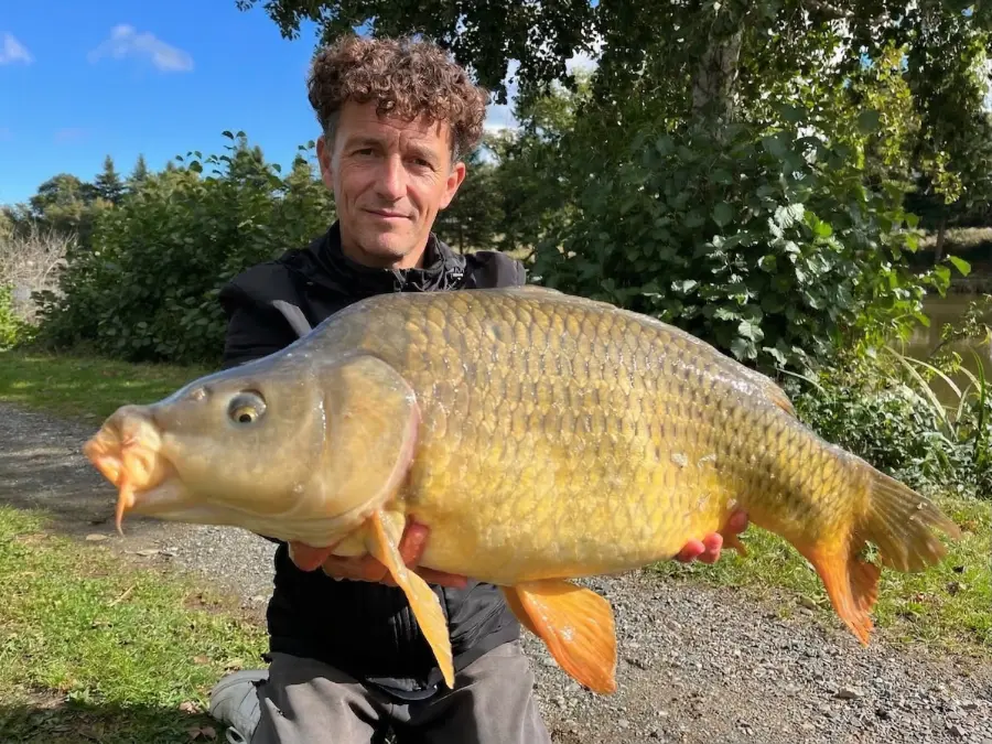 Carpiste en stage de pêche