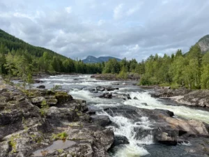 Exploration de rivière en Norvège